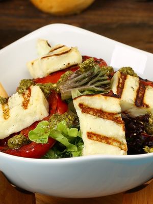 Portuguese Chicken & Haloumi Salad