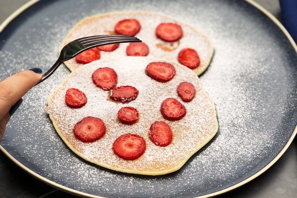 Low Carb Strawberry Pancakes