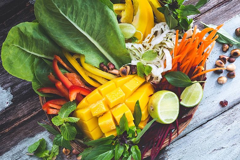 Crunchy Green Mango Salad